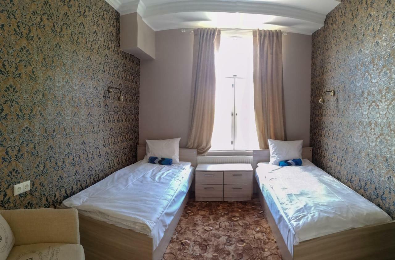 Kadriorg Hostel *