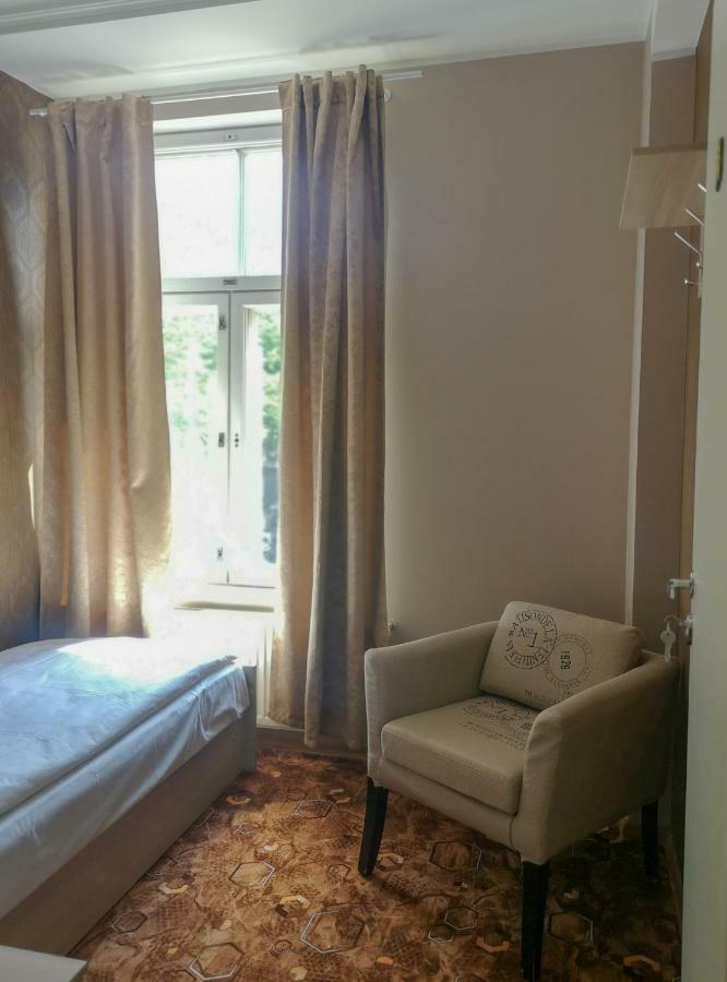Kadriorg Hostel *